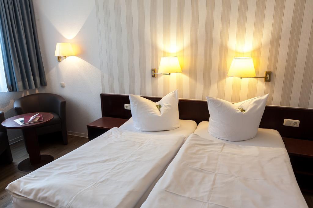 Hotel Anhalt Кетен Екстер'єр фото
