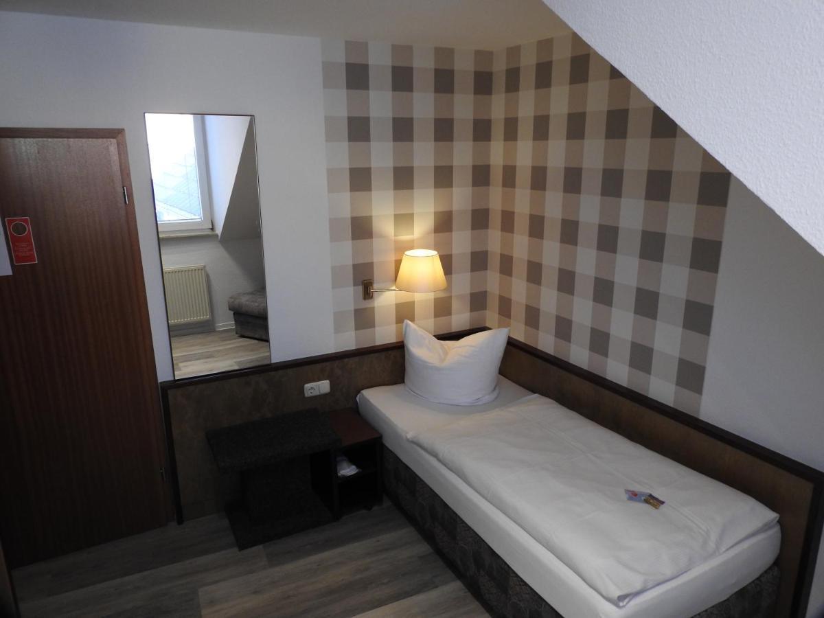 Hotel Anhalt Кетен Екстер'єр фото